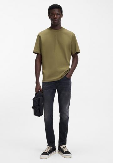 Узкие джинсы