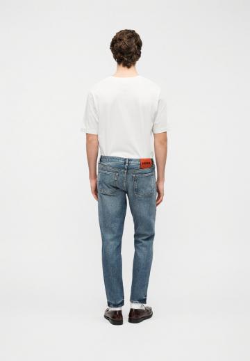 Узкие джинсы