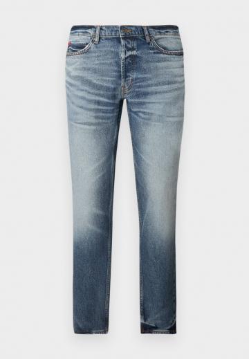 Узкие джинсы