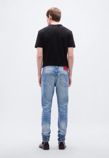 Узкие джинсы