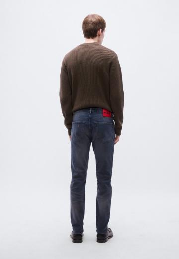 Узкие джинсы