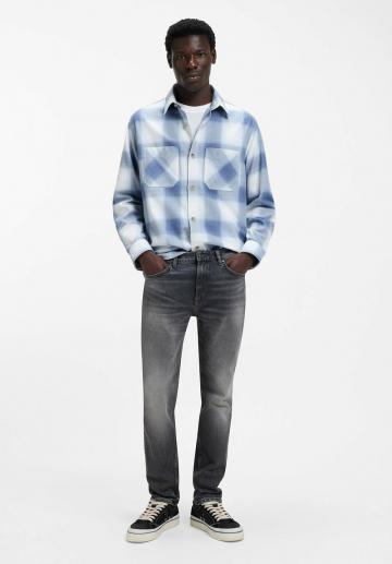 Прямые джинсы