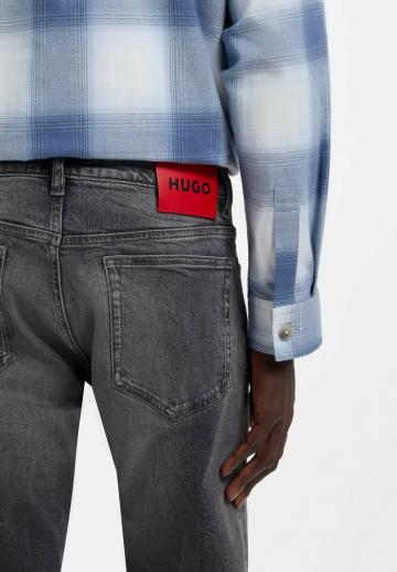 Прямые джинсы