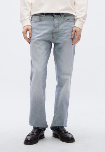 Прямые джинсы
