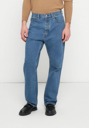 Прямые джинсы