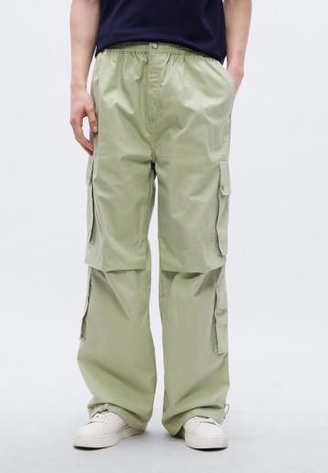 Брюки с накладными карманами