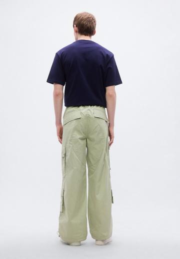 Брюки с накладными карманами