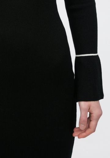 Вязаное платье