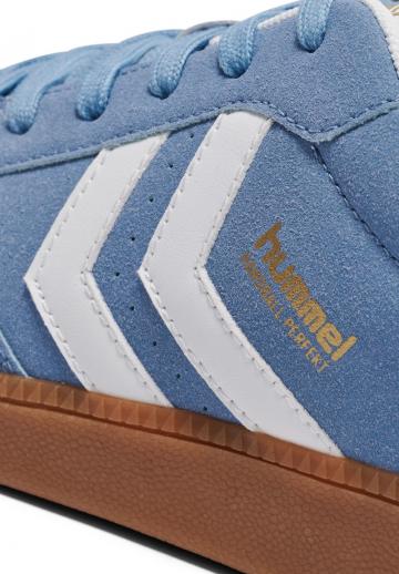 Кроссовки для зала