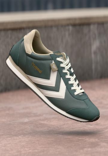 Тренировочные кроссовки