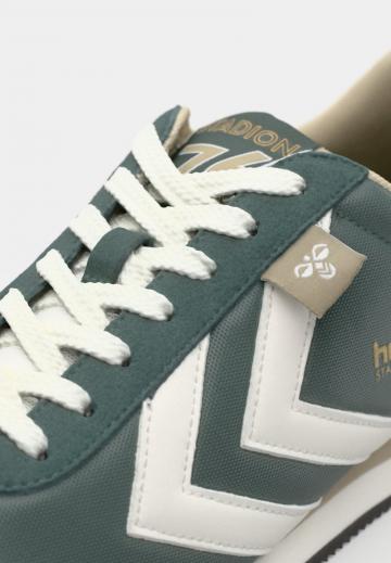 Тренировочные кроссовки