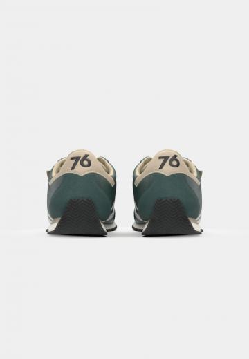 Тренировочные кроссовки