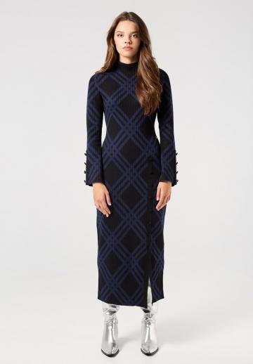 Вязаное платье