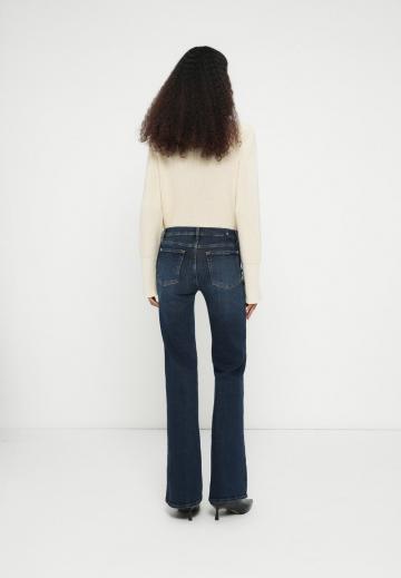 Узкие джинсы