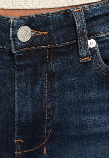 Узкие джинсы