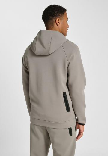 Спортивная толстовка