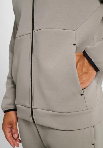 Спортивная толстовка