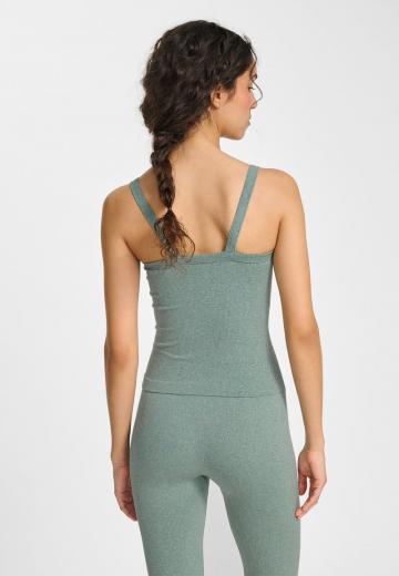 Спортивный топ