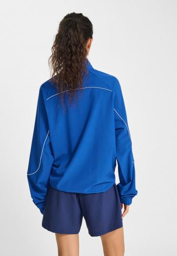 Спортивная куртка