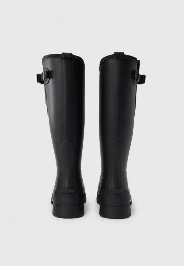 Резиновые сапоги