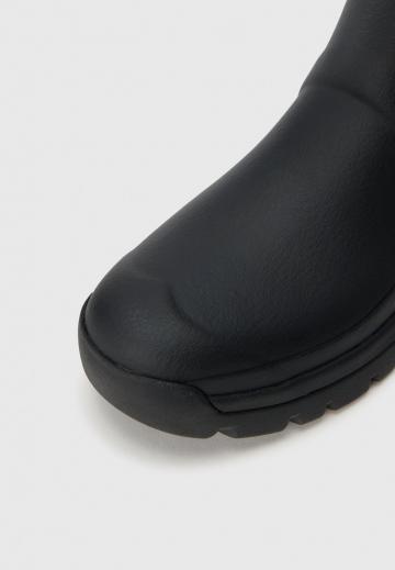 Резиновые сапоги