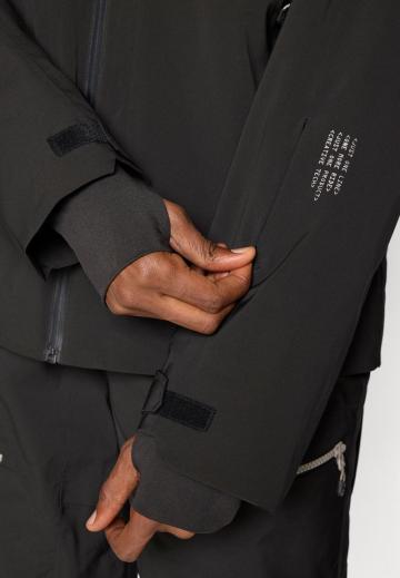 Сноубордическая куртка