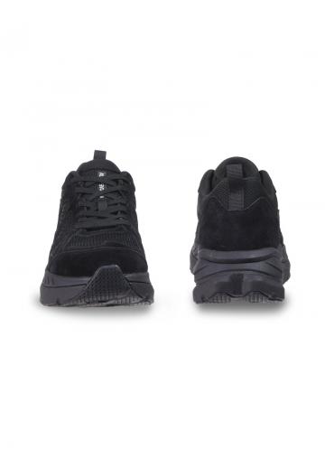 Походные кроссовки