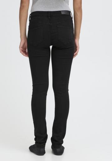 Узкие джинсы