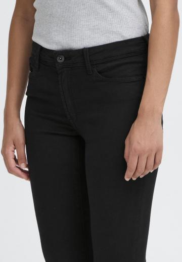 Узкие джинсы