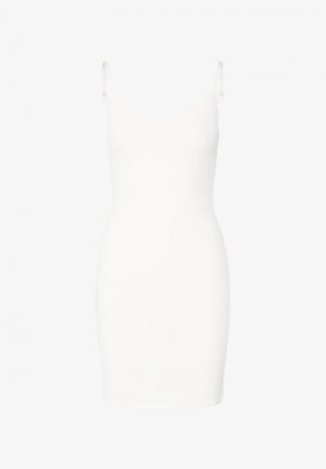 Платье футляр