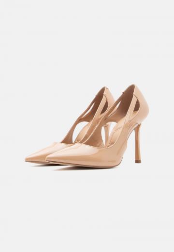 Туфли на высоком каблуке