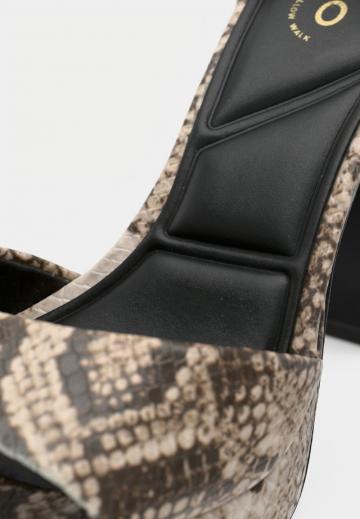 Босоножки на платформе