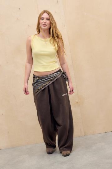 Спортивные штаны