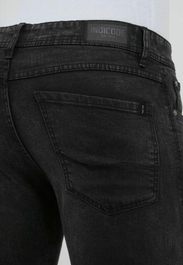 Узкие джинсы