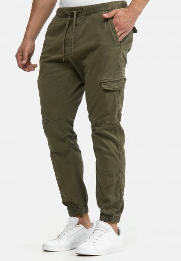 Брюки с накладными карманами