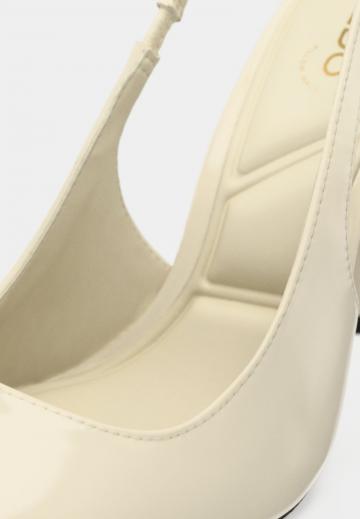 Туфли на высоком каблуке