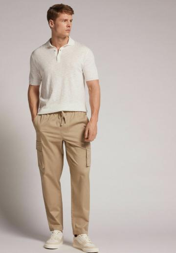 Брюки с накладными карманами