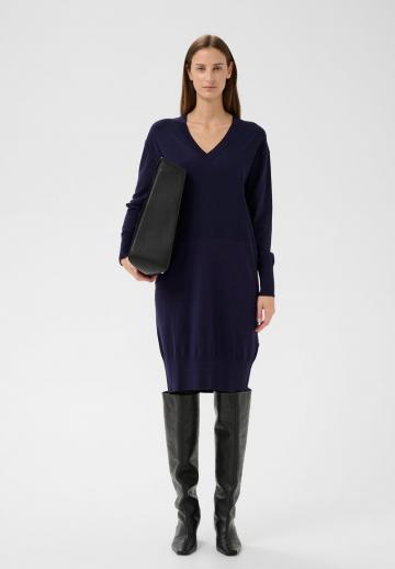 Вязаное платье