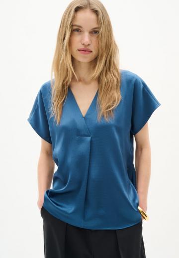 Атласная блузка