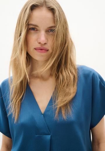 Атласная блузка