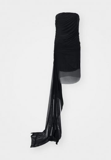 Платье без бретелек