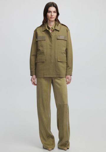 Блейзер с накладными карманами