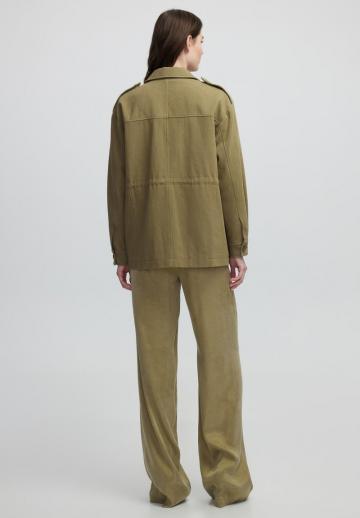 Блейзер с накладными карманами