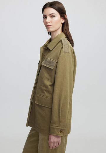 Блейзер с накладными карманами