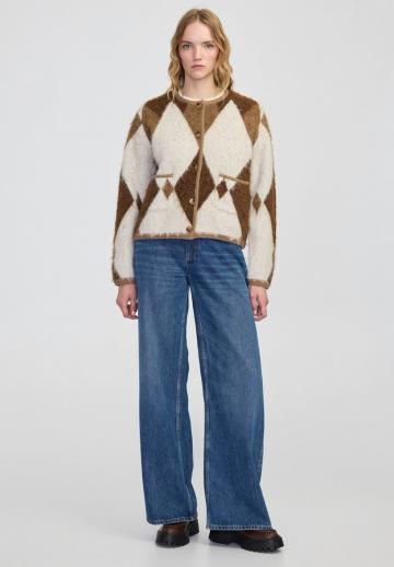 Жаккардовая вязаная кофта