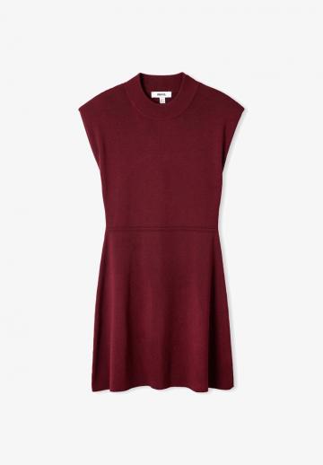 Вязаное платье