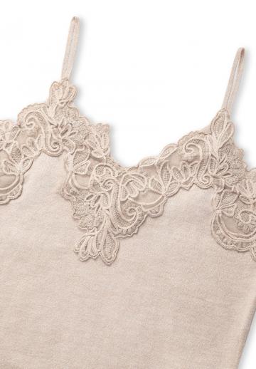 Топ на бретельках