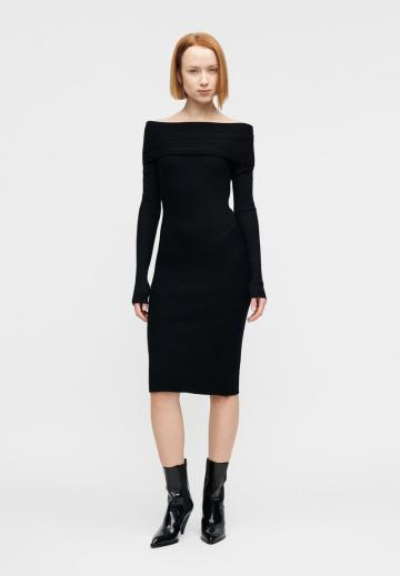 Вязаное платье