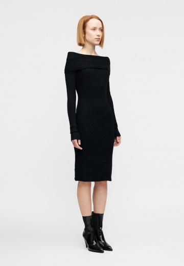 Вязаное платье