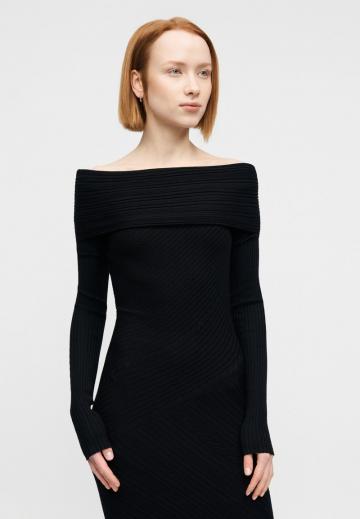 Вязаное платье